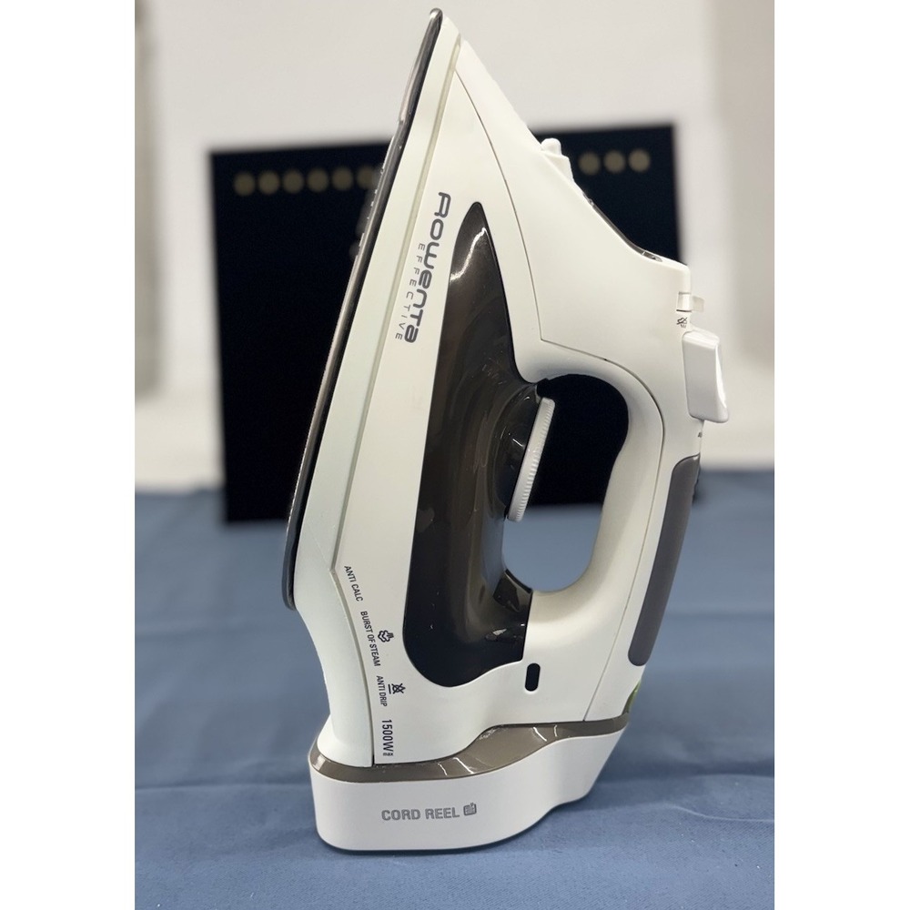 Rowenta DW 1070 Electric Iron- Comfort Steam, Cord Reel 1500W FAST SHIP